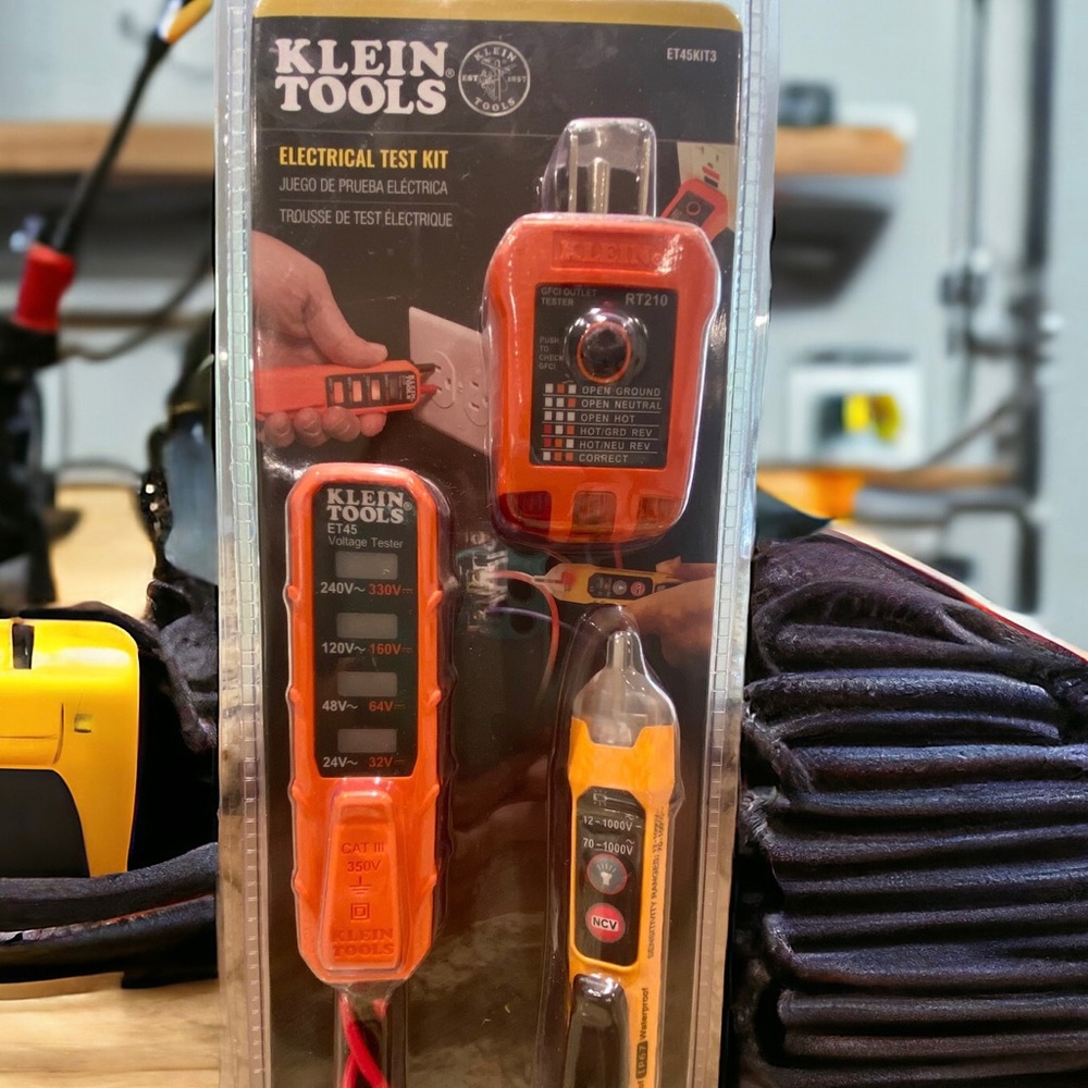 NEW Klein Tools Electrical Test Kit - Voltage Tester, GFCI Outlet Tester,